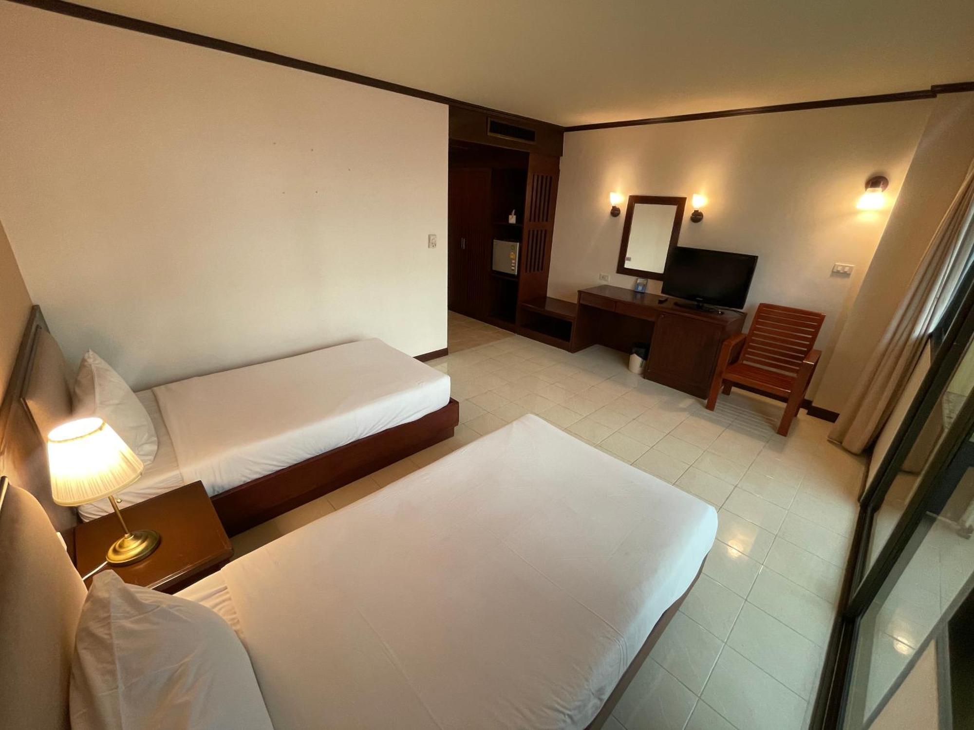 Bauman Ville Hotel Phuket Εξωτερικό φωτογραφία